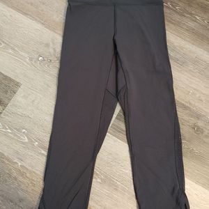 Lululemon grey crops with mesh size 4
